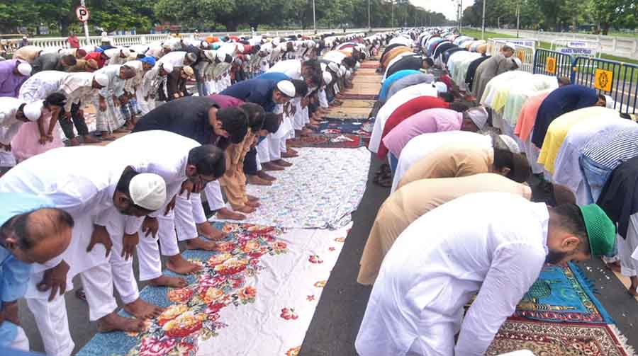 A sea of faithfuls offers namaz at Red Road early on Thursday morning