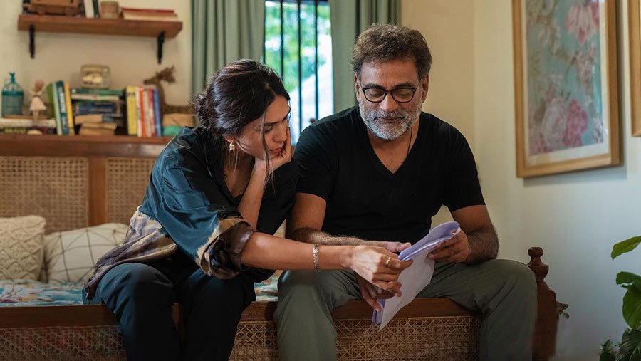 Mrunal Thakur with R. Balki during the shoot of Made for Each Other, one of the four short stories that also stars Neena Gupta and Angad Bedi. 