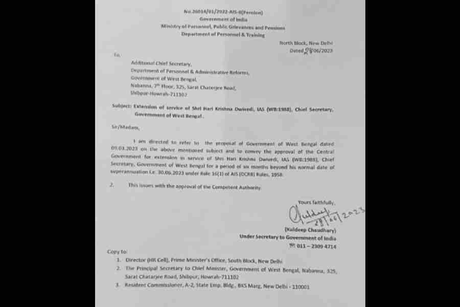 Letter of approval for extension of Bengal chief secretary HK Dwivedi's tenure for six months.