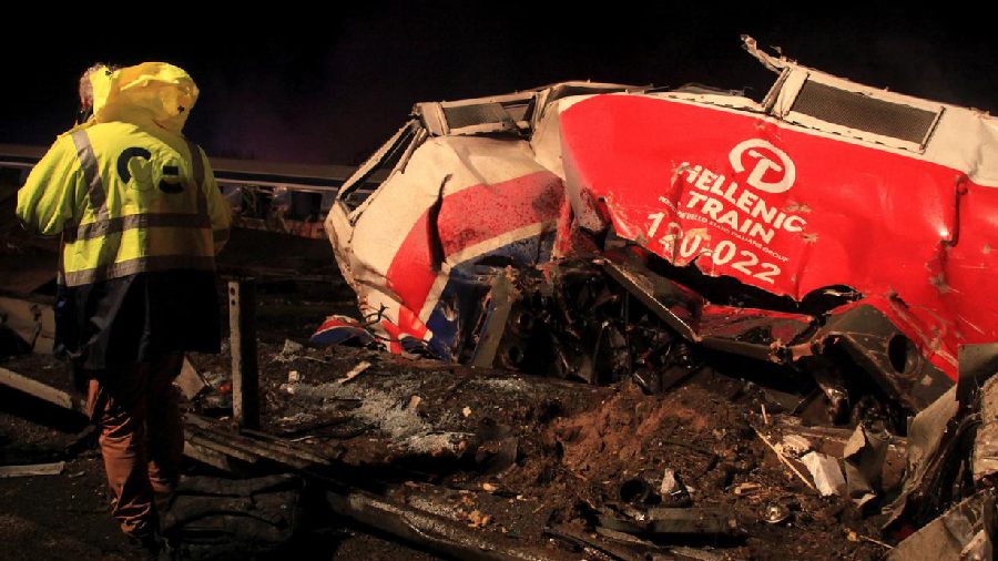 Derailed carriages, badly damaged with broken windows and thick plumes of smoke, could be seen on the site. One passenger carriage stood on its side at almost 90 degrees from the rest of the wrecked train, with other derailed carriages tilting precariously.
