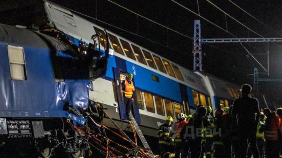 The government declared three days of national mourning, from Wednesday to Friday, with flags flying at half-mast in a tribute to the victims of the crash.  Our priority now is treating the injured, searching and finding missing people in the debris and offering psychological support to the relatives of the victims, government spokesman Giannis Oikonomou said.