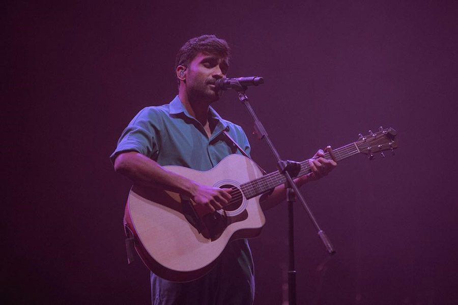 Prateek Kuhad’s performance included playlist favourites like Tune Kaha, Cold/mess, Kasoor and Dil Beparwah. 