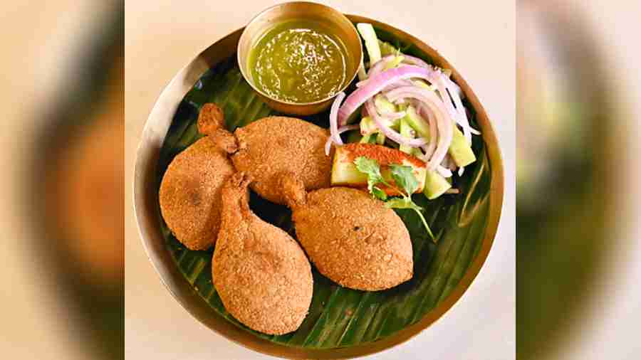Coxbazar Chingri Cutlets are crispy and marinated crumbfried prawns served with special Bikrampurer Kashundi. Rs 599