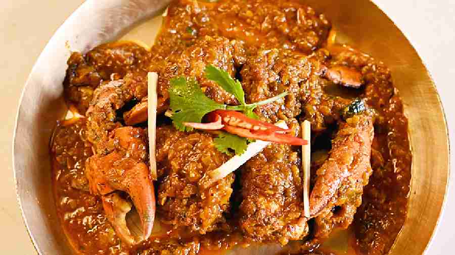 Spicy crab stirfried in hot gravy made with garam masala and other house-special spices gives you Kankra Jhal. Rs 619