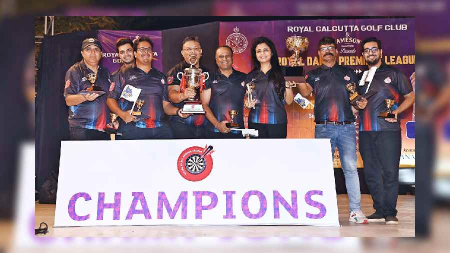 Team Royal Super Knights, Gold Cup champions of Royal Dart Premier League, pose with their trophy and individual prizes. “Winning is always a good feeling. We knew that as a team we were up against stiff competition. But our focus was to put our heads down, take one game at a time and give it our best shot. I am happy I could contribute towards the team’s success and lifting the trophy,” said owner of Royal Super Knights, Manisha Srivastava.