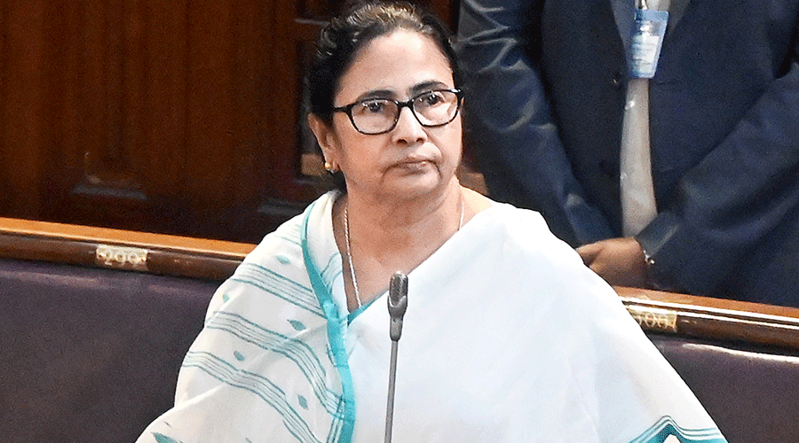 Mamata appeals to public not to panic over infections in Kolkata and districts