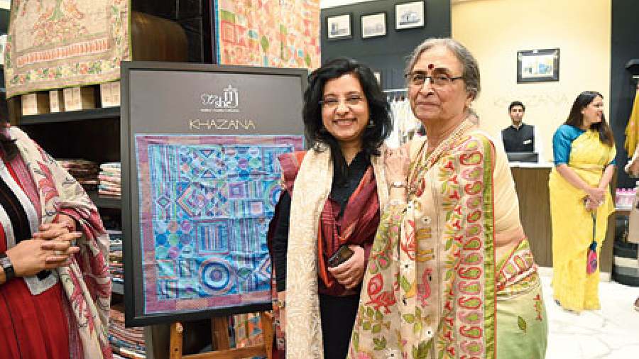 Kantha revivalist and founder of Self Help Enterprise (SHE), Shamlu Dudeja (right),in a heartwarming moment with Odissi danseuse Dona Ganguly at the inauguration of The Spring Edit by She Kantha, at Taj Bengal’s Khazana on Wednesday. The Kolkata-born brand would now be available at Khazana outlets across the country, including Delhi and Mumbai.