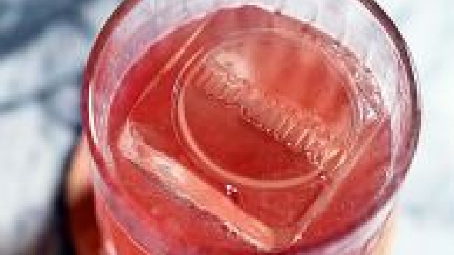 Bramble: This cocktail is a part of the Modern Classic segment of the cocktail menu. This series covers modern cocktails created in specific bars that became so popular that they have been replicated across the world. It is a concoction of gin, lemon juice, sugar syrup, and Creme de Mure.
