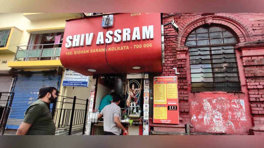 Shiv Assram, on 168, Bidhan Sarani, is renowned for its kesar thandai