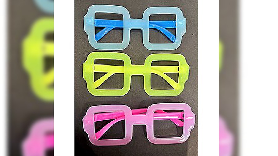  Keep your eyes protected with these quirky and colourful glasses. Rs 299 @ shopclues.com