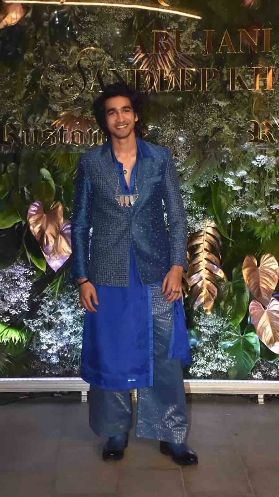 Shantanu Maheshwari, who was the designer duo’s muse for their previous fashion film, turned up in a blue kurta-pyjama.  