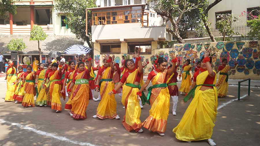 Picks Of The Day - In Pics: Students Celebrate Vasant Utsav, Awareness ...