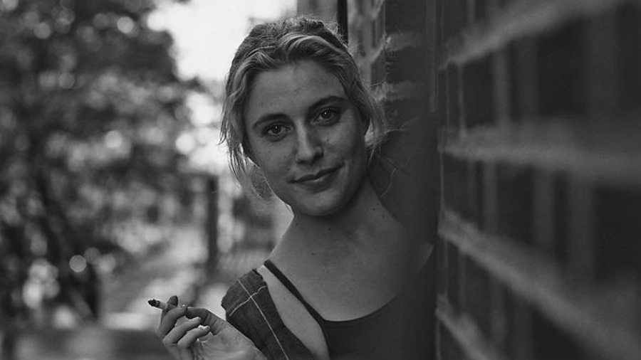 Noah Baumbach directorial Frances Ha (2013), played by Greta Gerwig (who also co-wrote it), navigates the life of a 27-year-old New York woman. Frances is a young woman, unsure about the direction of her life but her indomitable, free spirit is what makes her fun to watch. 