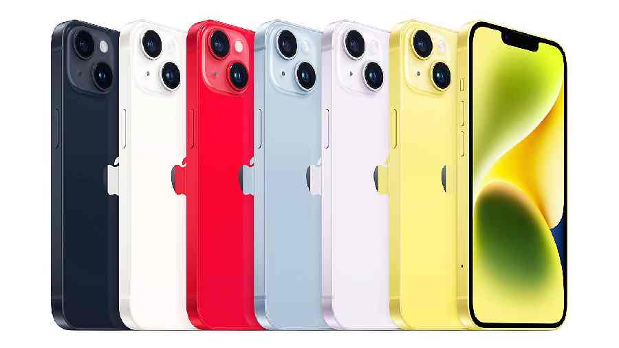 iPhone 14 and iPhone 14 Plus come in six colours: midnight, starlight, (PRODUCT)RED, blue, purple, and the all-new yellow. 