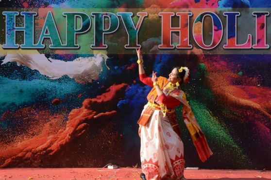  Adamas University students celebrated Dol and Holi with a riot of colours and diversity on campus. With the stage all set for the students to unleash their talents, the stage was lit with vibrant performances of song and dance. 