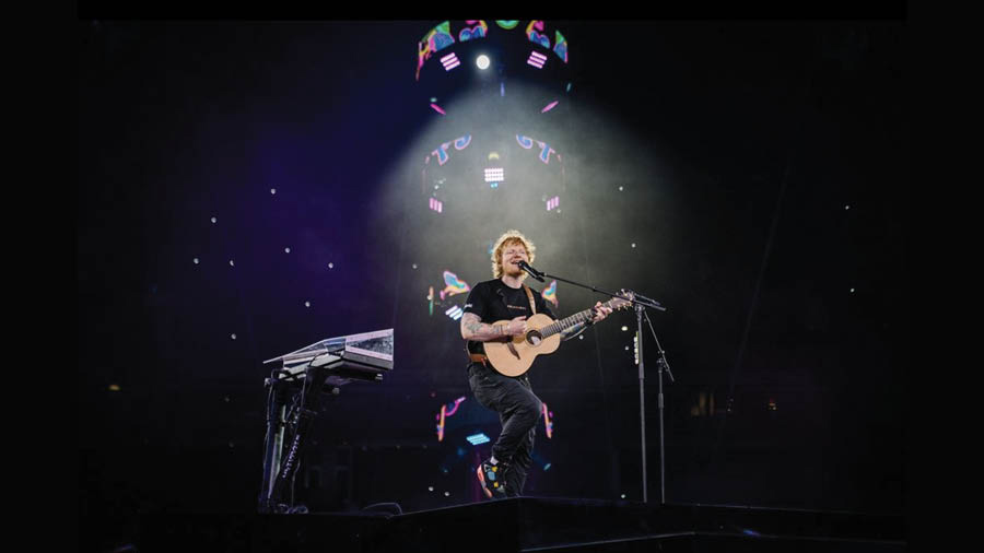 Ed Sheeran, just a ginger-haired man in a T-shirt playing his guitar. The concert was special because it was the 2nd death anniversary of Sheeran’s mentor and music promoter Michael Gudinski. He also paid tribute to cricket legend Shane Warne 