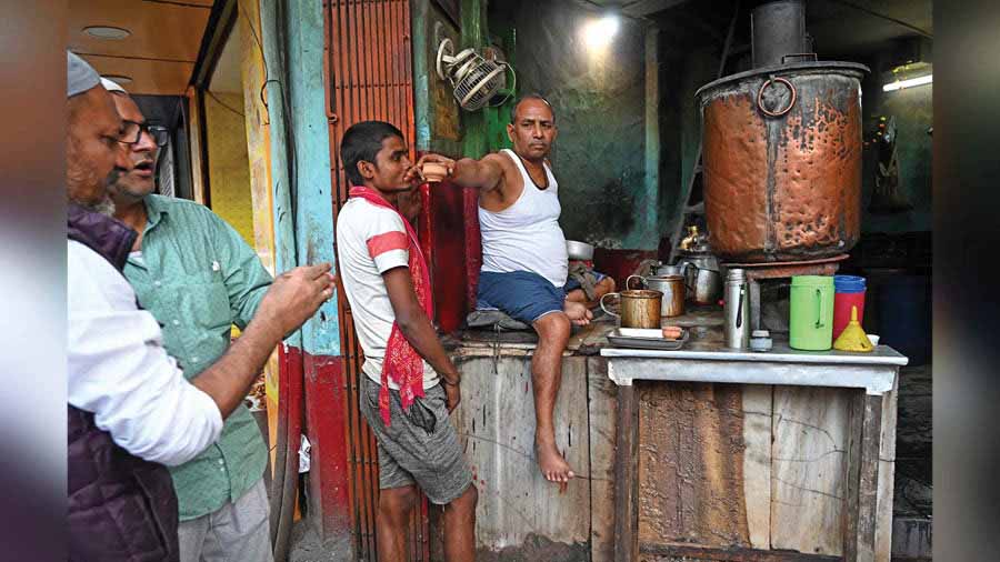 Mahendra Singh Dhoni's shop, located in a corner of Bentinck Street gets ready to serve chai from 6am every day