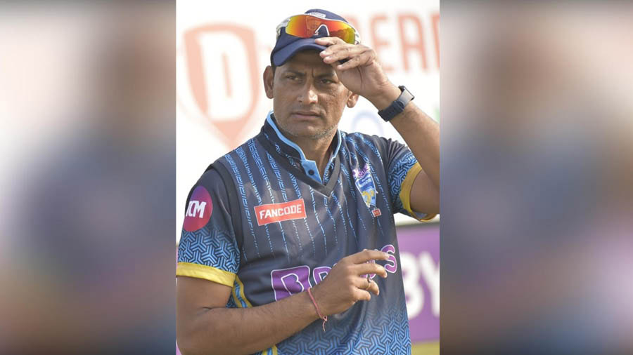 A former left-arm spinner who played for Bengal and the India U-19 team alongside the likes of Virender Sehwag, Harbhajan Singh, Ajit Agarkar and Aakash Chopra, Shibu is a low-profile person