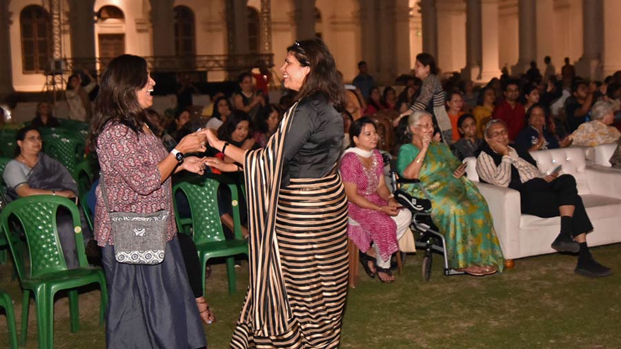 When Uthup sang ‘Dama Dam Mast Kalandar’, this duo in the audience couldn’t resist shaking a leg! ‘To be in the midst of one of my favourite superstars was truly awesome. I simply could not resist dancing to her tunes. It was a really memorable evening,’ said Asha Menon (left)