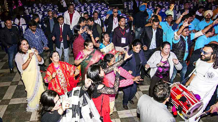 Ex-students danced the night away to the beats of the dhol.