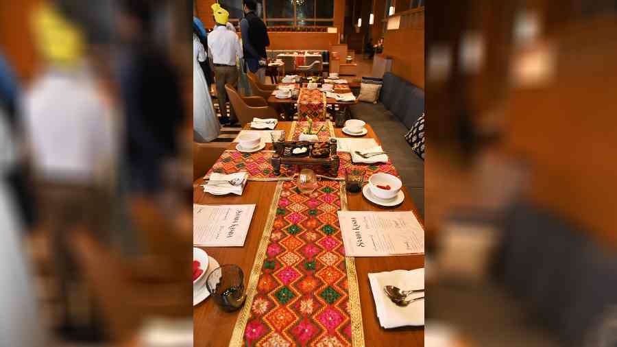 The ambience for the festival was set with Punjabi folk dancers and musicians welcoming guests with bhangra dance. Tables were laid with phulkari runners and charpoy-style accompaniment trays. 
