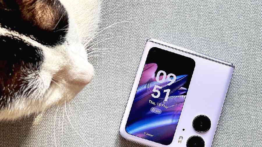 The phone comes with a biggish outer screen