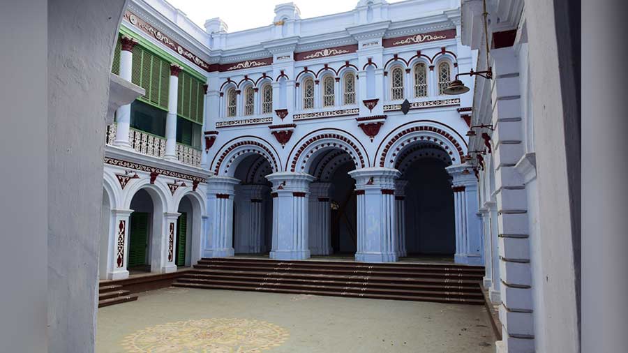 Thakur Dalan of Shibcharan Law’s house at Bechu Chatterjee Street 