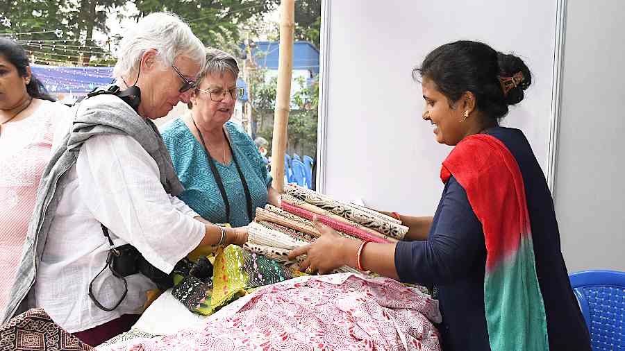 Available in an array of traditional designs, Kantha-stitch saris, dupattas and dress materials in cool, comfortable cottons are some of the most popular picks by visitors of all ages.