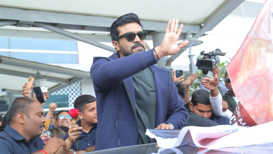 Ram Charan was greeted by scores of elated fans at the Delhi airport.