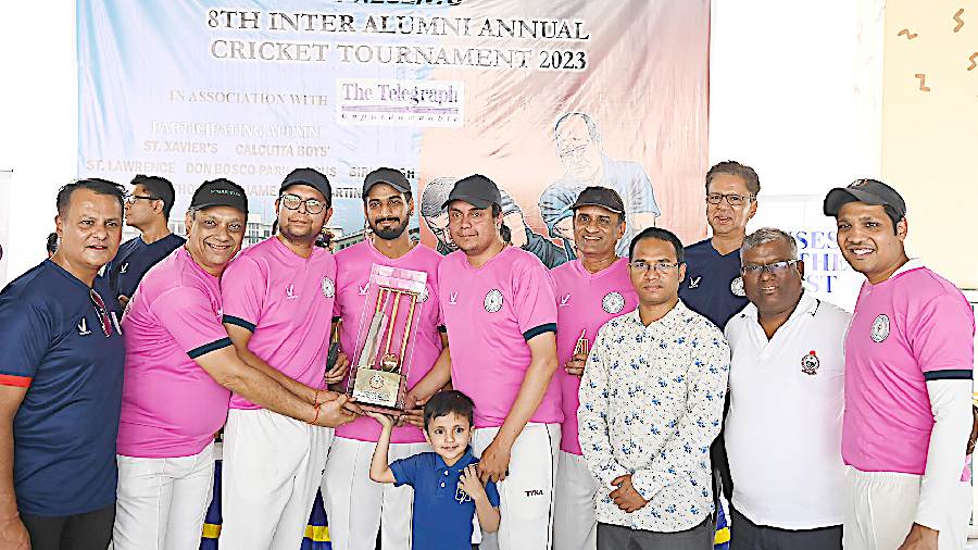 Birla High School picked up the runners-up trophy. “We came close enough to win but we were sadly a couple of runs short. Hoping to take the trophy home next year, though,” said Aditya Daga (fourth from left), captain of the Birla High School team.