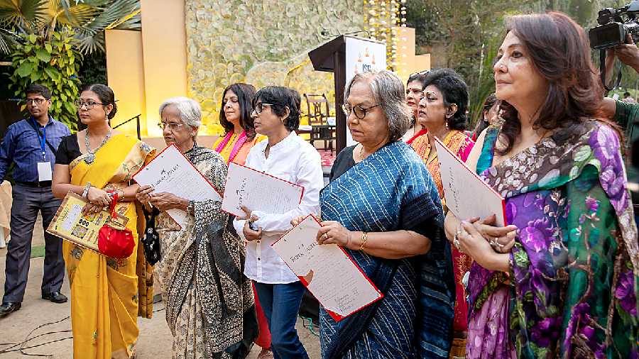 Judges Moon Moon Sen, Shipra Bhattacharya, Kavita Poddar and Sunetra Lahiri at the event