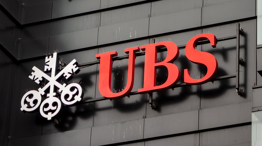 Credit Suisse: UBS mulls takeover