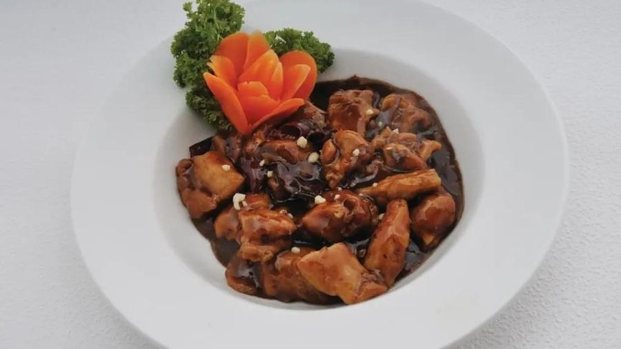 General Tao’s Chicken has diced chicken in a sweet, sour and spicy soy sauce with crushed peanuts 