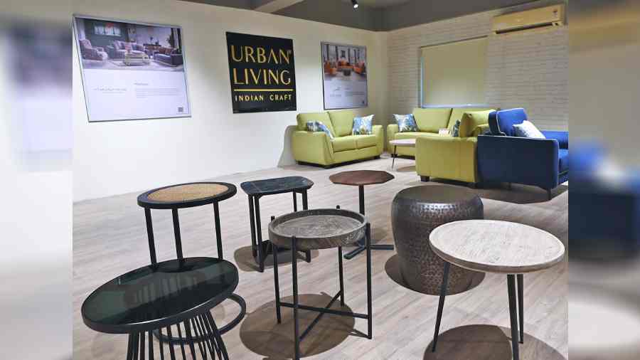 A living room is incomplete without coffee tables, hence Urban Living has a wide selection of abstract designed and eyecatching pieces.