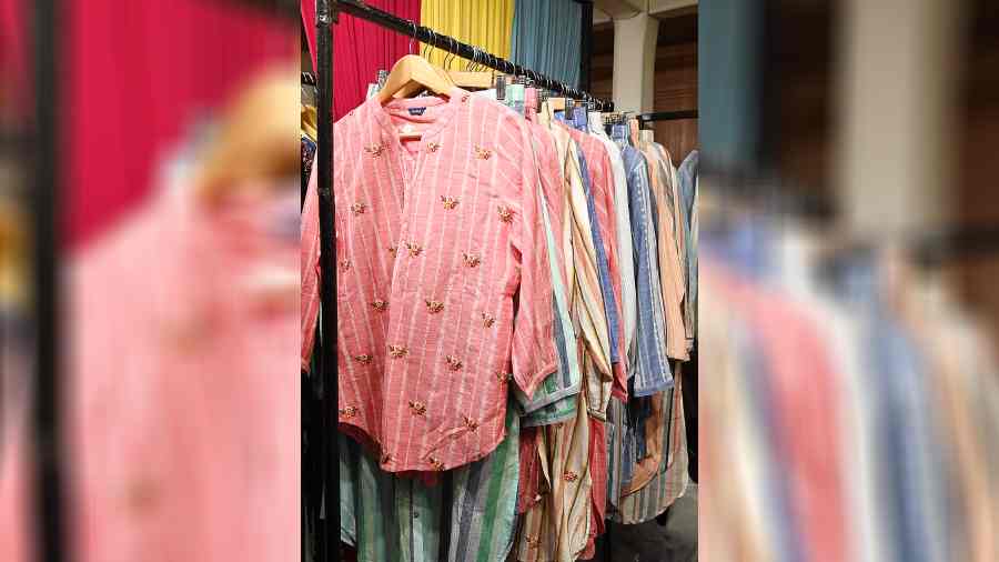 Mukul.net.in’s stall at the exhibition was a stopover for summer essentials. Its Western wear display of shirts and pants in a pastel palette designed with stripes or embroidery work spelt out comfort like no other. Rs 2,500 onwards @mukul.net.in