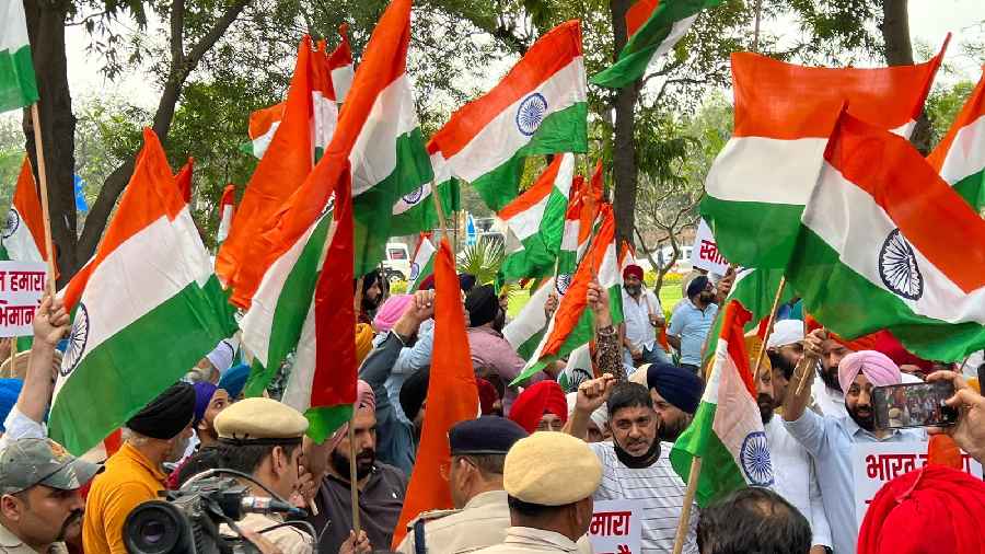 British High Commission | Sikhs protest at British High Commission over ...