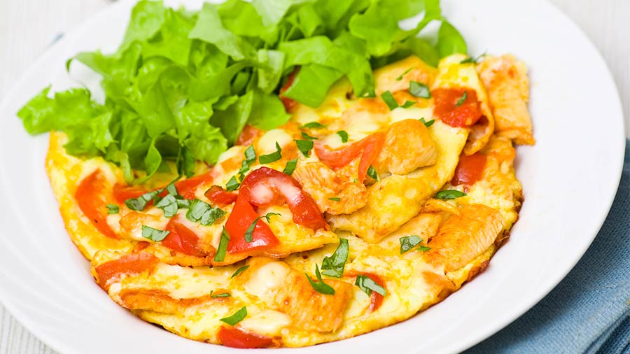 The perfect chicken and tomato omelette