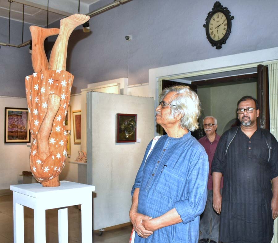 Artist Jogen Chowdhury at the Students Annual Exhibition of Rabindra Bharati University at Academy of Fine Arts. The exhibition is on till March 27   