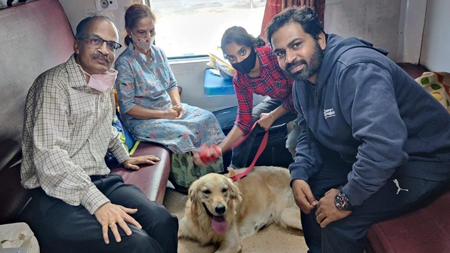 Eastern Railway reiterates the rules to carry pets on train