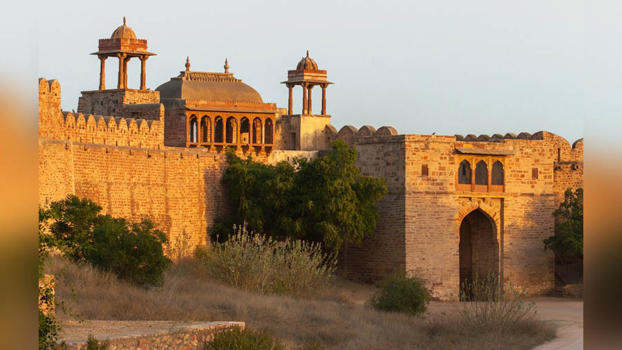 Much of the fort’s current appearance can be attributed to Maharaja Bakhat Singh (1724-51), who built several impressive structures during his rule 