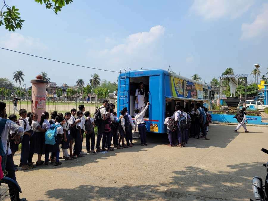 Birla Industrial and Technological Museums (BITM), a unit under National Council of Science Museums, the parent body of all the science centres/ museums in India, holds an exhibition on wheels for students of Krishnachandrapur High School in South 24-Parganas on Thursday. This mobile exhibition is an outreach initiative by BITM  