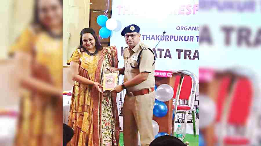 Jeena Mitra Banik was felicitated by Aloke Sanyal as part of Kolkata Police’s International Women’s Day celebrations