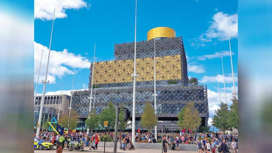 The Library of Birmingham has in its collection in the top room the world’s largest collection of William Shakespeare’s play