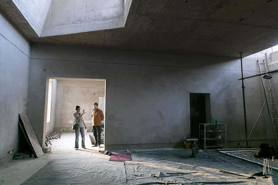 Nandita on the sets with Kapil. Zwigato premiered at the Toronto International Film Festival in September 2022. 