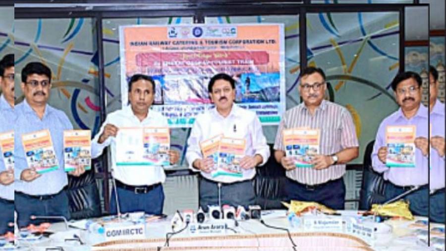 Arun Arora, Eastern Railway general manager (centre), with Railway officials at the news conference at Fairlie Place on Thursday.