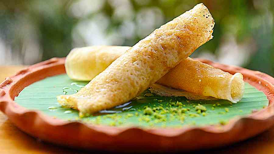 Patishapta: These Indian-style rice crepes were a sheer delight. While one had a creamy khoyabased filling, the other had a caramelised coconut filling and we couldn’t tell which one was better, to be honest