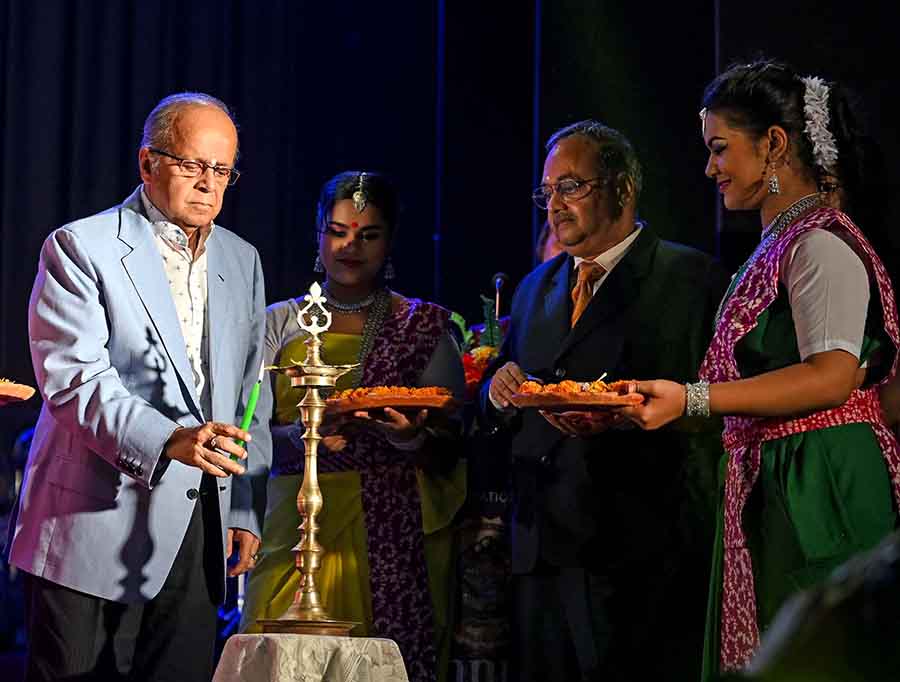 Justice (retired) Asok Kumar Ganguly lit the traditional lamp to inaugurate the function. He was assisted by Terrence John, principal, Julien Day School, Kalyani, and director, education development. John said: ‘The school annual award is very unique as we appreciate and felicitate those children who have done exemplary in extra-curricular activities and academics. We also acknowledge the contribution of the teachers and other staff members.’