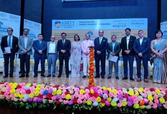 From left  – Mr. Pradip Ganguli, Deputy Director - Amity Centre for Career Development, Kolkata (ACCD), Mr. Dilip Jadeja, COO, Titagarh Wagons Ltd., Mr. Manojit Sengupta, Delivery Centre Head-Eastern Region, TCS, Mr.Vivek Chawla, CEO & Wholetime Director, Emami Paper Mills Ltd., Pro-Vice Chancellor Prof. (Dr.) Ashok Kumar Shrivastava, Amity University Kolkata, Ms. Suranjana Das Gupta, Global Competency Lead, Cognizant, hon’ble Vice Chancellor Prof. (Dr.) Sanjay Kumar, Amity University Kolkata, Mr. Tribhuvan Darbari, MD & CEO, Texmaco Defence Systems Pvt. Ltd., Mr. Subir Bhaduri, CEO – AUDI Kolkata, Mr. Sanjiv Kumar Singh, Director (Mining) Hindustan Copper Ltd., Mr. Rupak Barua, Director & Group CEO, AMRI Hospitals, and Dr. Sanghamitra Brahma, Convener and In-Charge of the ACIACK and the Head of Amity School of Economics, Kolkata