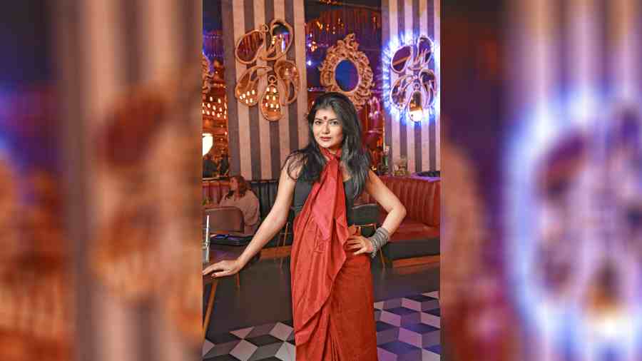 Roja Paromita Dey draped her sari in an interesting way