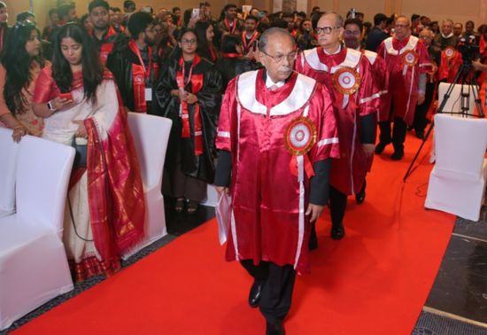 The entire audience stood up as the Convocation Procession, comprising esteemed personalities from the world of industry and academia, arrived at the dais.